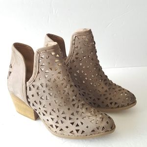 Musse & Cloud Athena Cutout Tan Leather Booties